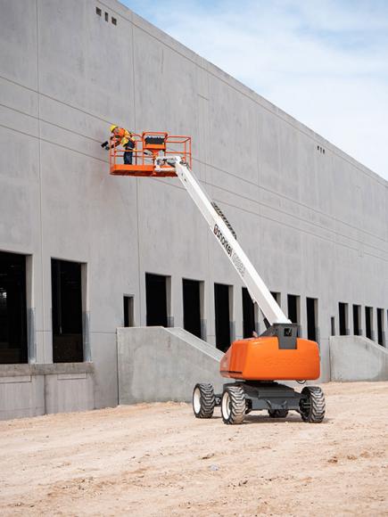 Built for construction applications, the Snorkel 460SJ is equipped with a jib boom for additional versatility